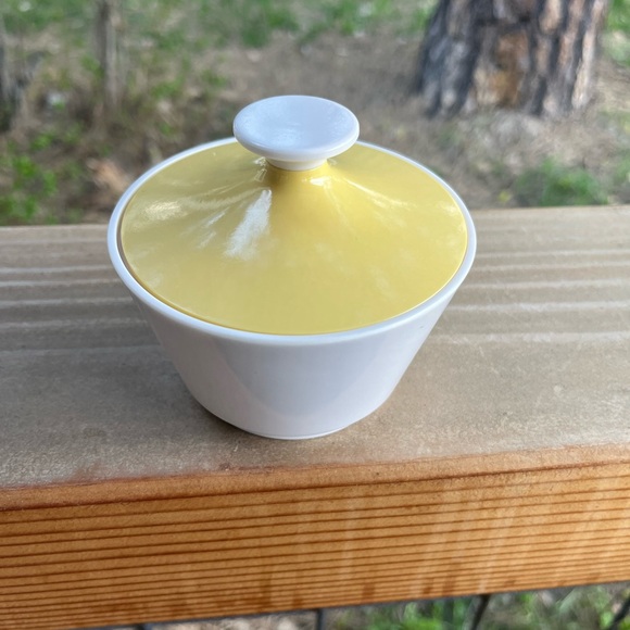 Vintage Melamine white and Yellow Sugar Bowl.  Super Cute. - Picture 2 of 3